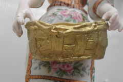 Personnage en biscuit de porcelaine