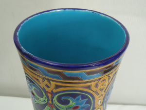 emaux-Vase en emaux de Sarreguemines après restauration (detail)